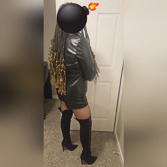 Over knee thigh high boots - Picture 8 of 9